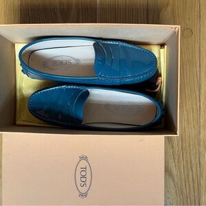 Tod’s Drivers in Teal (35½)